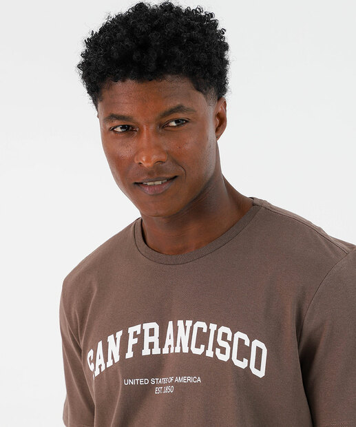 Camiseta Masculina San Francisco Marisa Marrom