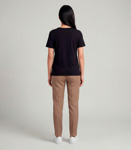 Blusa Feminina Com Estampa Localizada Infinita Cor Preto