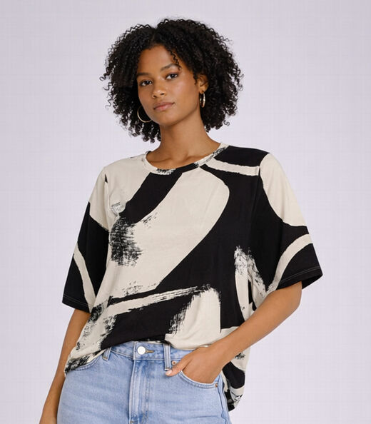 Image_Blusa Feminina Com Estampa Infinita Cor Bege