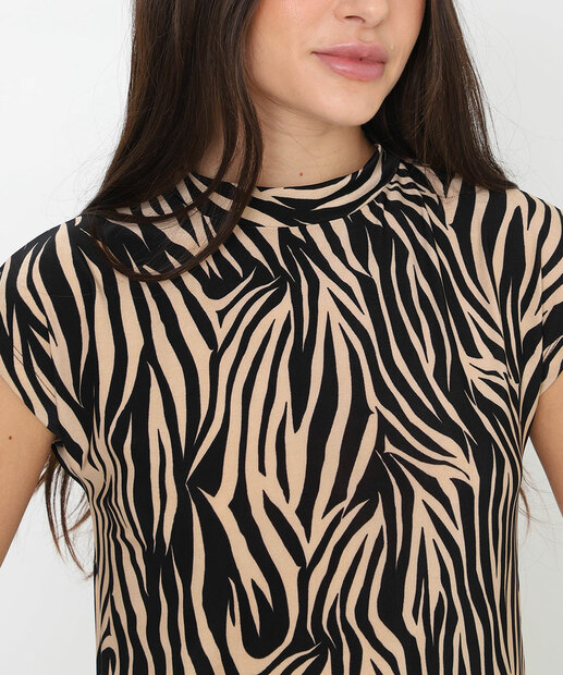 Blusa Feminina Animal Print Manga Curta Marisa Bege