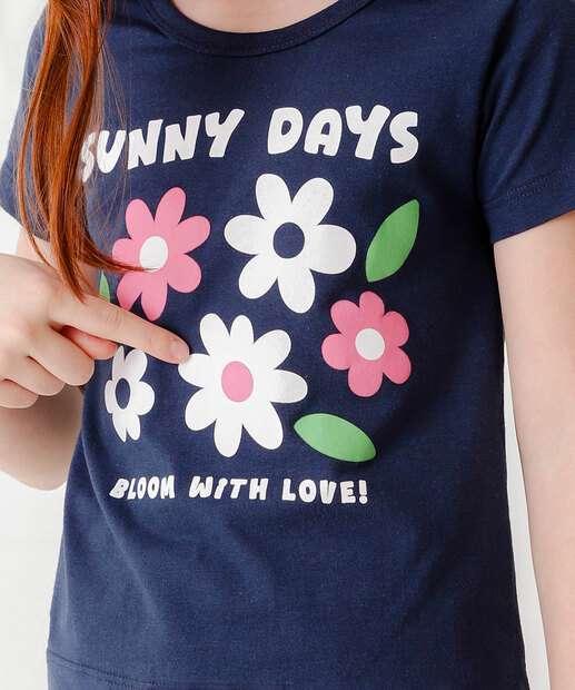 Camiseta Infantil Estampa Flores Manga Curta Marisa Tam 4 a 10