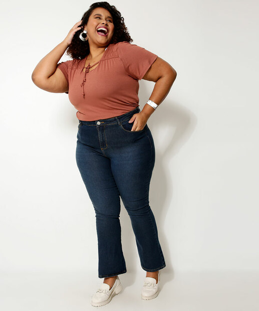 Calça Plus Size Feminina Jeans Flare Bolsos Marisa