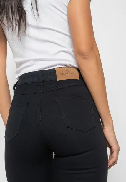 Calça Skinny Com Rasgo No Joelho Preto Salvatore Fashion