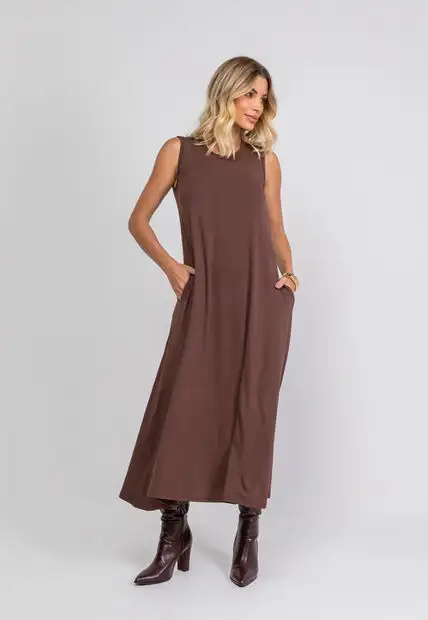 Vestido Longo Regata Com Bolsos Marrom Salvatore