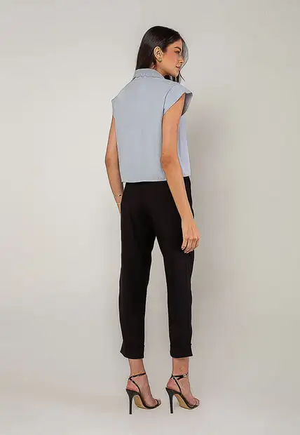 Blusa Alfaiataria Com Gola Em Renda E Bolso Decorado Azul Salvatore