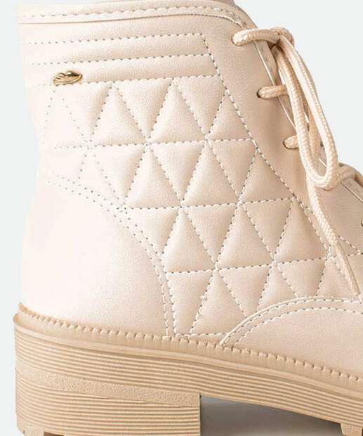 Coturno Feminino Cano Curto Matelassê Tratorado Dakota