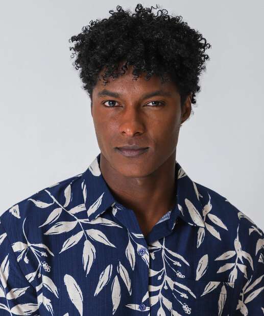 Camisa Masculina Estampa Folhas Marisa Azul