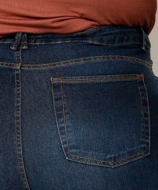 Calça Plus Size Feminina Jeans Flare Bolsos Marisa