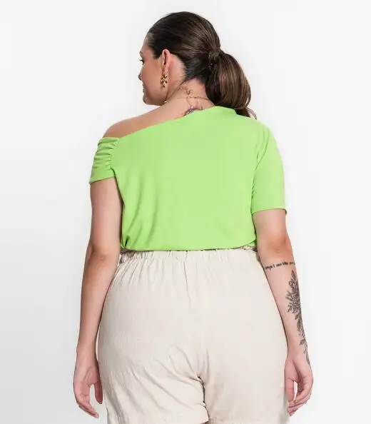 Blusa Feminina Plus Size Em Malha Soft Secret Glam Verde