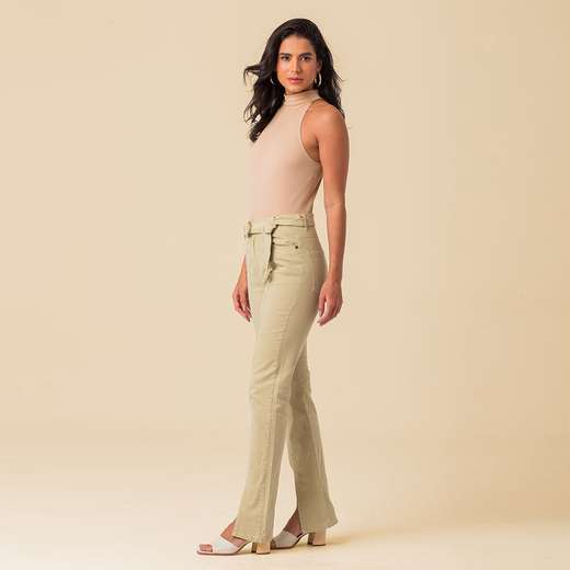 Calça Flare com Cinto Feminina Sarja Disparate