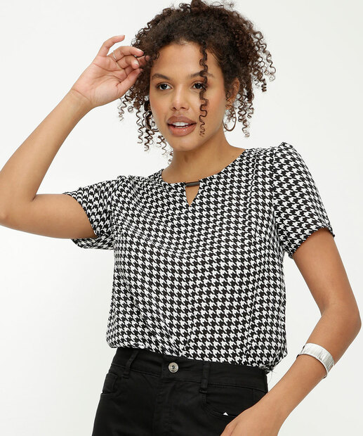 Blusa Feminina Estampa Pied Poule Manga Curta Marisa