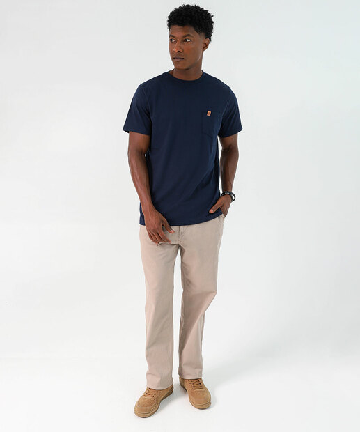 Camiseta Masculina com Bolso Marisa Azul Marinho