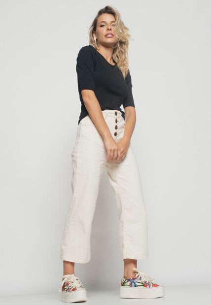 Blusa  Princesa Decote Redondo Canelada Preta