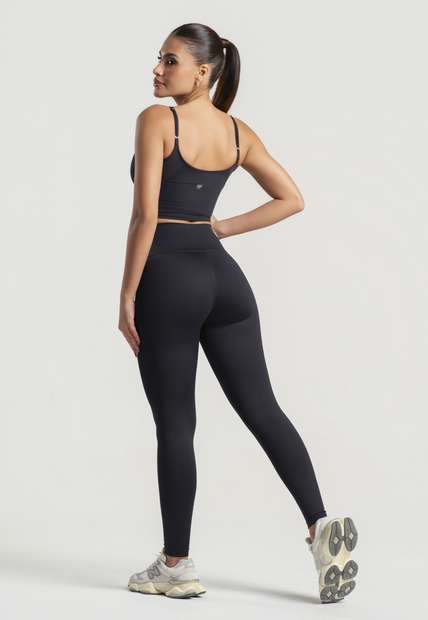 Top com Alças Finas Reguláveis Preto Wemood