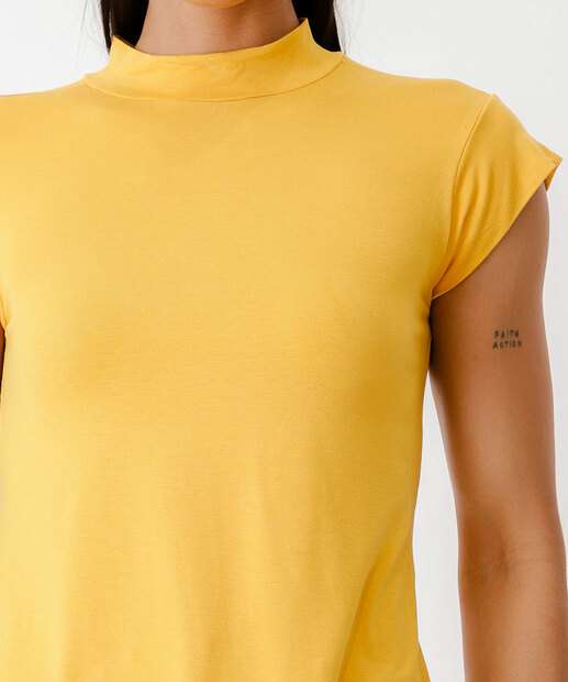 Blusa Feminina Básica Manga Curta Marisa