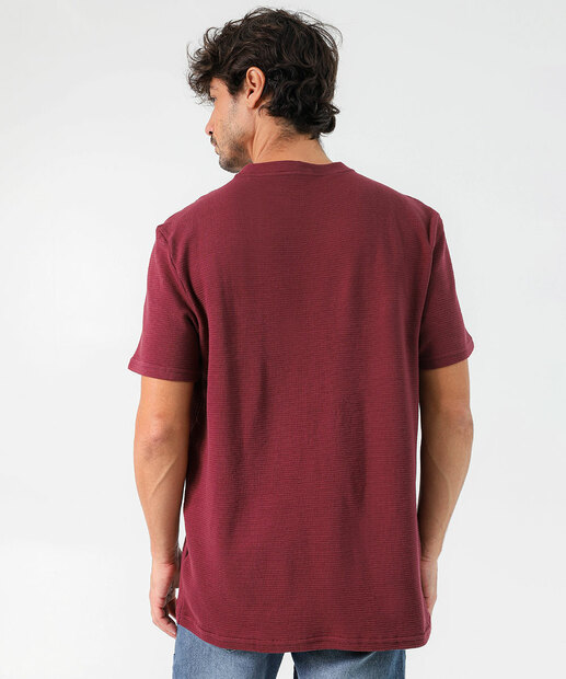 Camiseta Masculina Texturizada Marisa Vinho