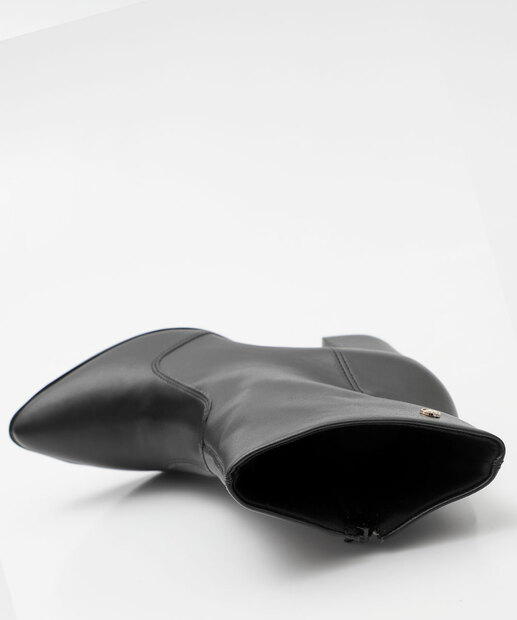 Bota Feminina Cano Curto Salto Grosso Via Uno Preto