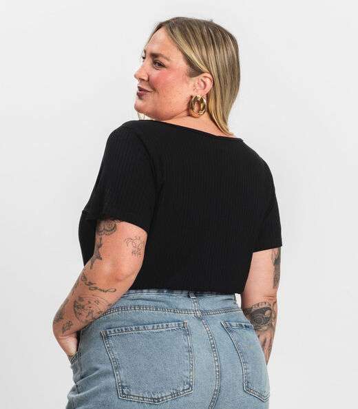 Blusa Feminina Plus Size da Infinita Cor Preto