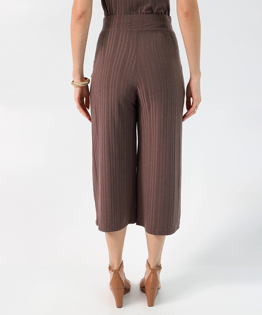 Calça Pantacourt Feminina Textura Marisa Marrom