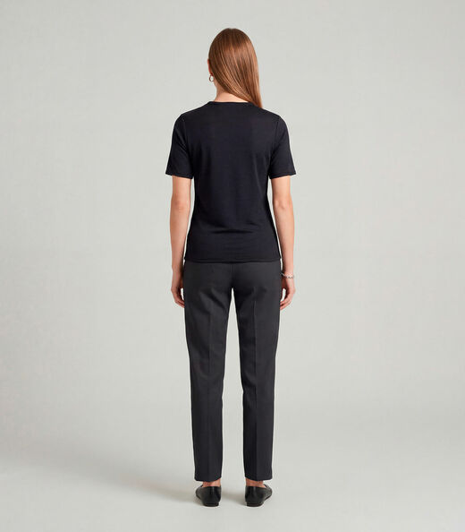 Blusa Feminina Justa Com Manga Curta Infinita Cor Preto