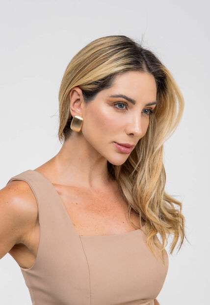 Cropped Alfaiataria Com Decote Reto Bege Salvatore