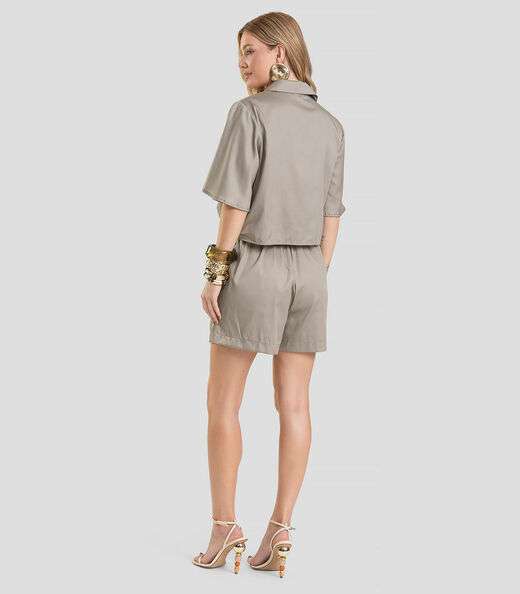 Shorts Feminino em Tecido Plano Dianna Cinza