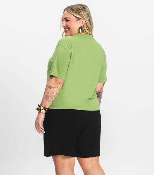 Shorts Feminino Plus Size em Linho Secret Glam Preto