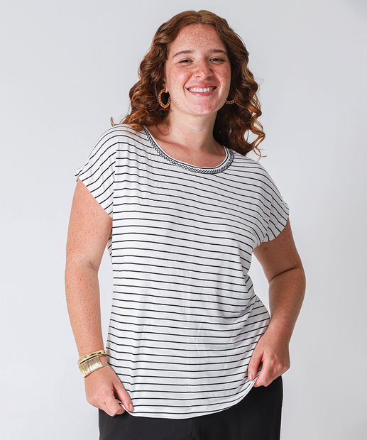 Blusa Plus Size Feminina Listrada Marisa Off White