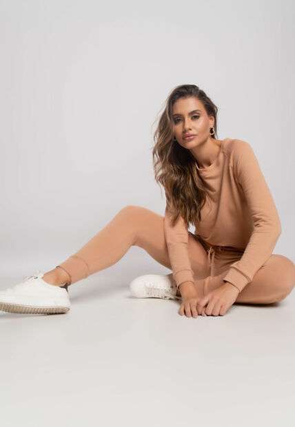 Conjunto De Moletinho Com Casaco Gola Canoa E Calça Jogger Bege Salvatore Fashio