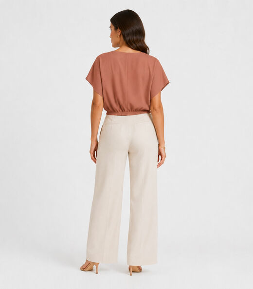 Blusa Feminina Com Decote Em V Infinita Cor Marrom