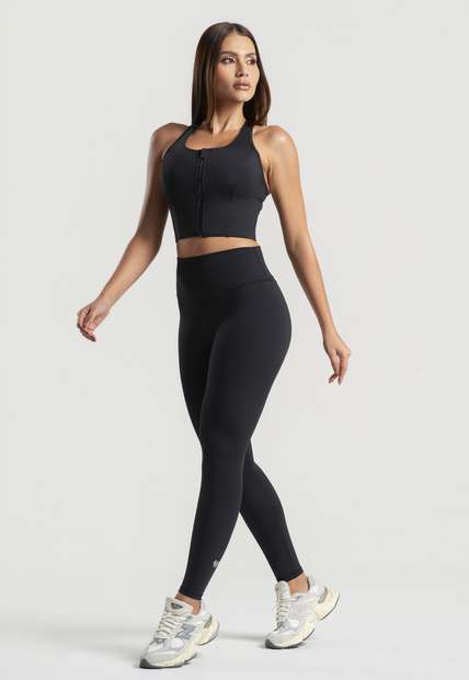 Cropped Fitness com Bojo e Abertura por Zíper Poliamida Preto Wemood