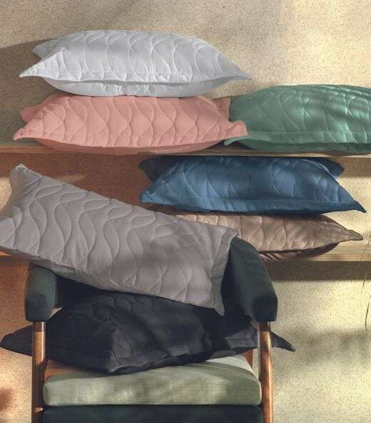 Porta Travesseiro Toque Acetinado Altenburg Preto