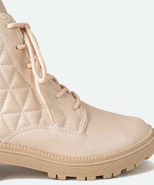 Coturno Feminino Cano Curto Matelassê Tratorado Dakota