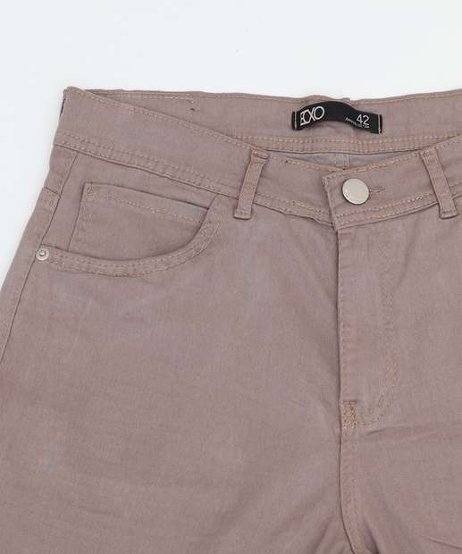 Bermuda Masculina Slim Sarja Bege 