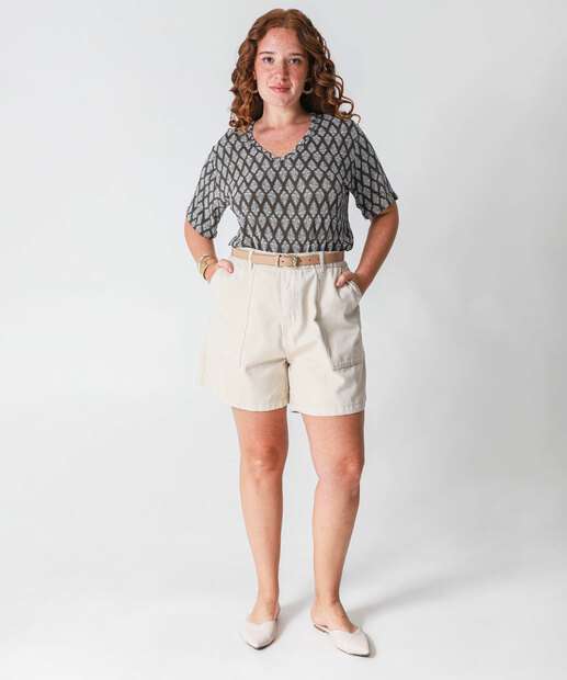 Image_Bermuda Plus Size Feminina Sarja Bolsos Bege