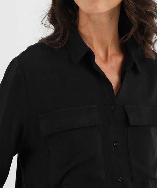 Camisa Feminina Bolso Lapela Manga Longa Marisa Preto
