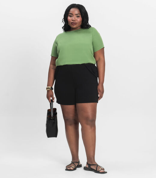 Shorts Feminino Plus Size Com Bolsos Secret Glam Preto