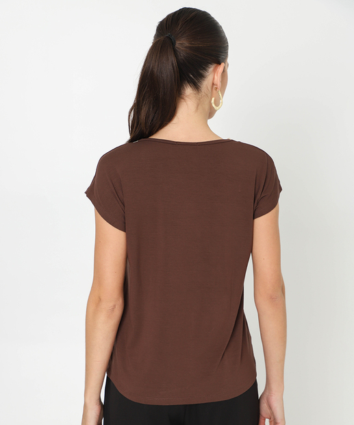 Blusa Feminina Retilínea Manga Curta Marisa Marrom
