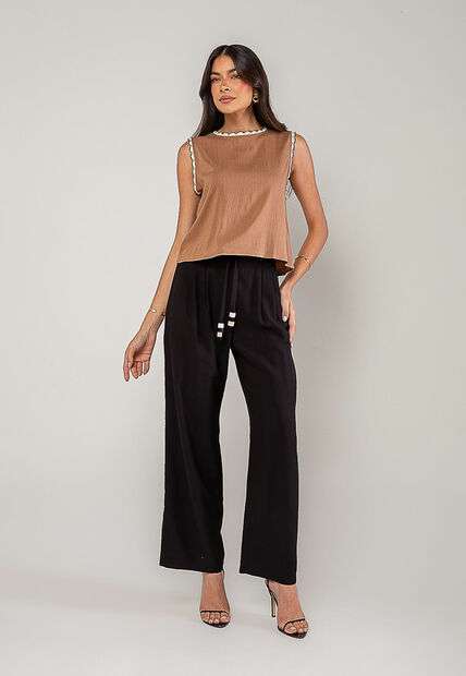 Regata Alfaiataria Com Renda nas Cavas E Gola Marrom Salvatore