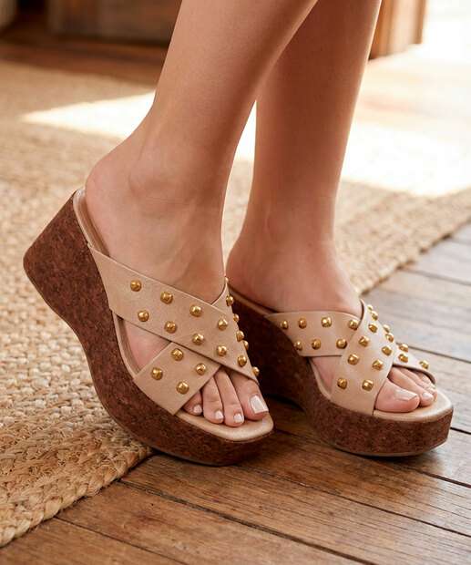 Image_Tamanco Feminino Plataforma Tachas Vizzano