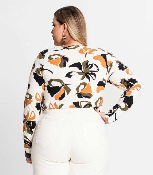 Blusa Plus Size Estampada Em Viscose Secret Glam Bege