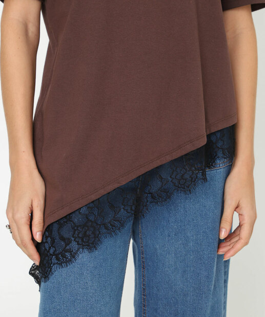 Camiseta Feminina Renda Assimétrica Marisa Marrom