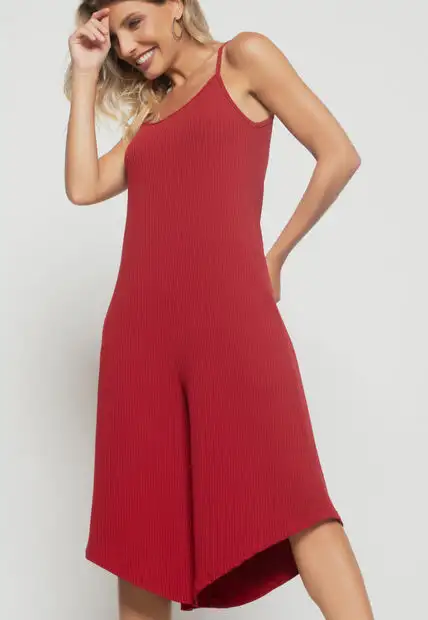 Macacão Alça Fina  Pantacourt Canelado Vermelho