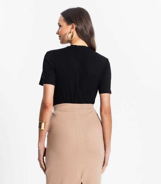 Blusa De Viscotorcion Básica Feminina Endless Preto
