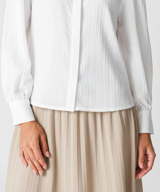 Camisa Feminina Textura Manga Longa Marisa Bege