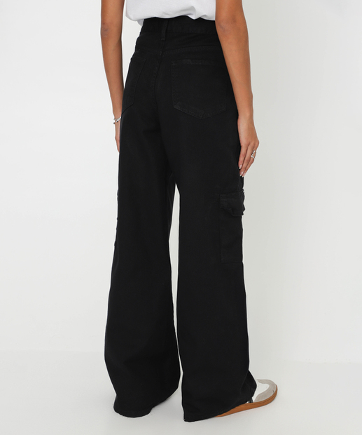 Calça Feminina Sarja Wide Leg Cargo Marisa Preto