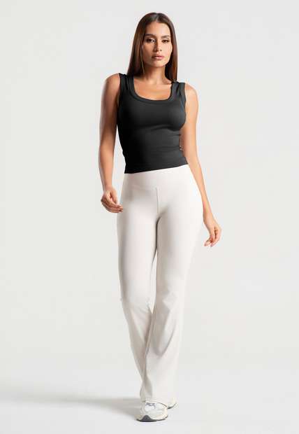 Regata Canelada em Malha Poliamida Preta Wemood