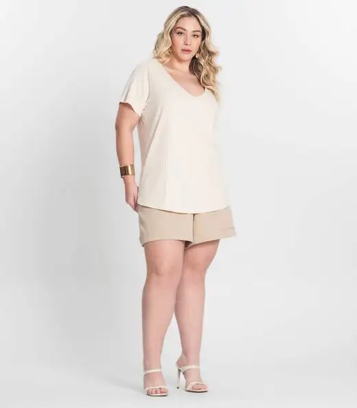 Blusa Feminina Plus Size da Infinita Cor Bege
