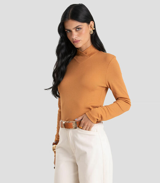 Image_Blusa Feminina Gola Alta Cruzada Canelada Dianna Marrom