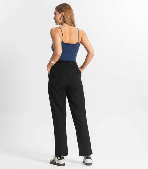 Calça Feminina Cenoura Em Alfaiataria Veshine Preto